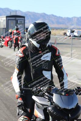 media/Dec-01-2025-Moto Forza (Mon) [[2daa91e15f]]/4-Around the Pits/